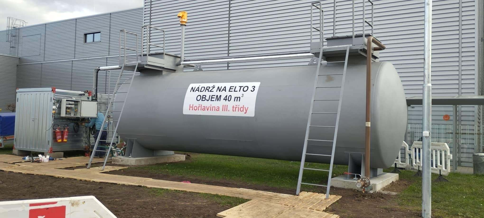 Nádrž na ELTO o objemu 40 m³ označená jako hořlavina III. třídy – Philip Morris ČR